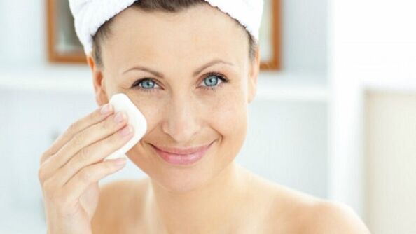 Soin du visage pour rajeunir la peau à la maison